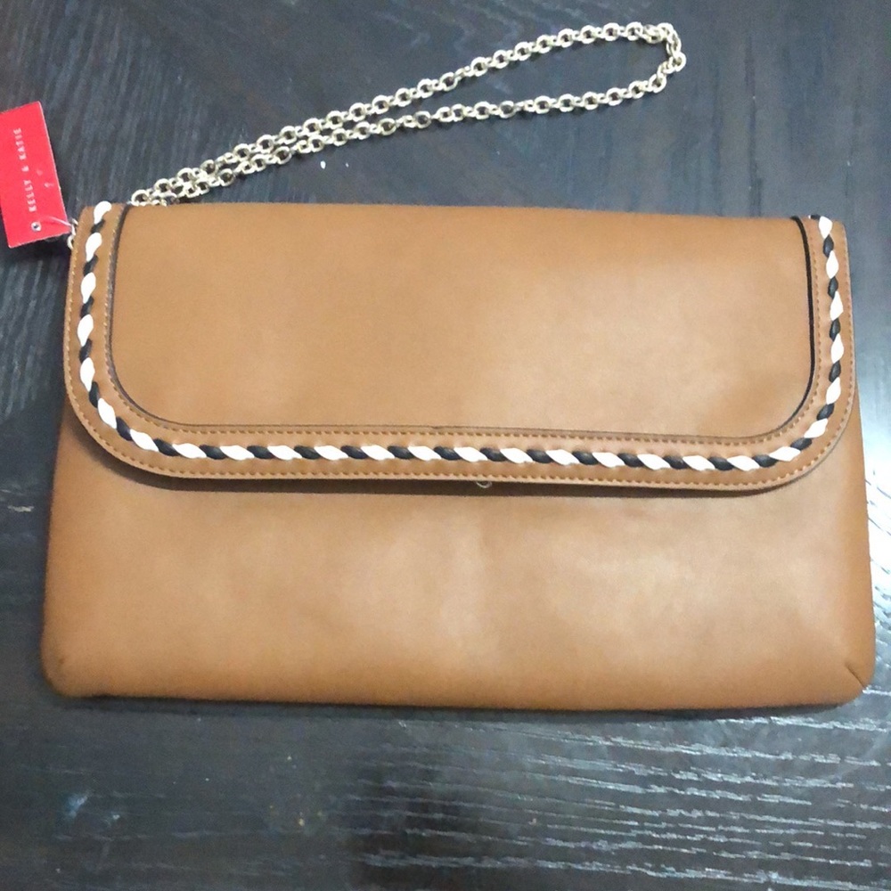 🥰 Oversized clutch with removable chain strap